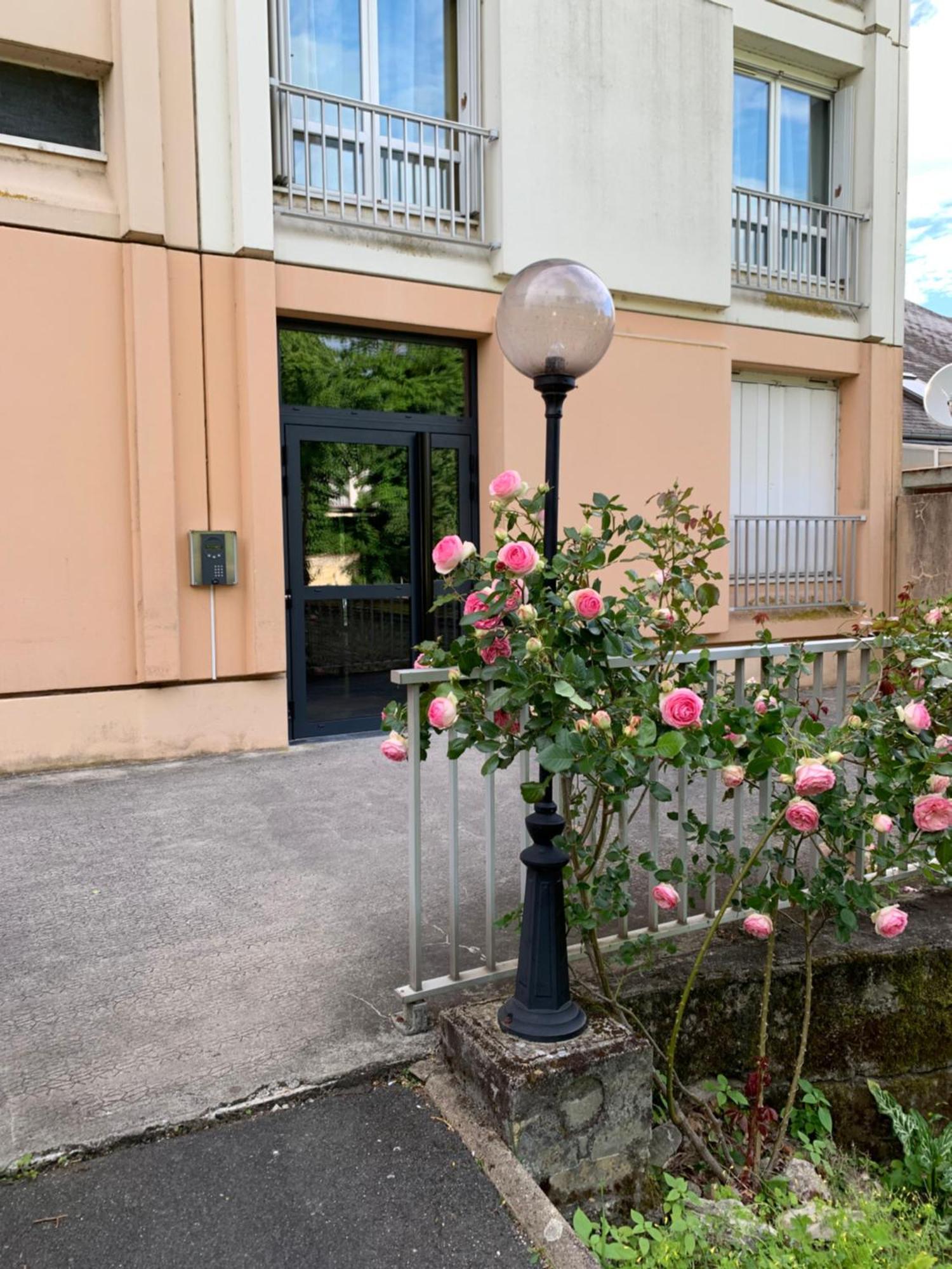 Le Grand Parc 13 - 2 Chambres - Wifi - Parking Châteauroux Exterior photo